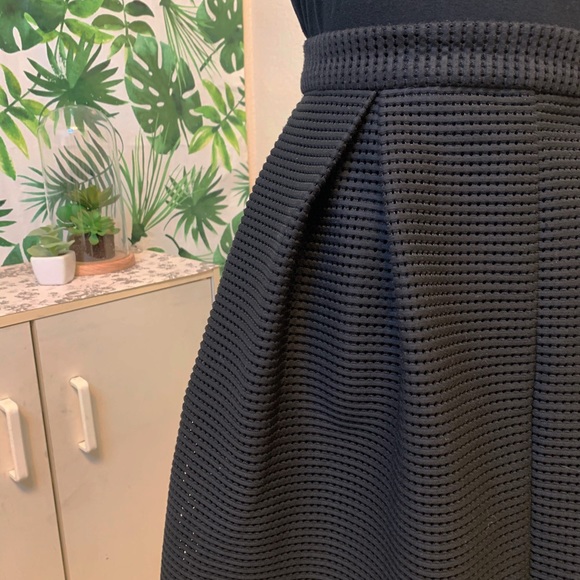 Black MIDI Skirt - Picture 2 of 2